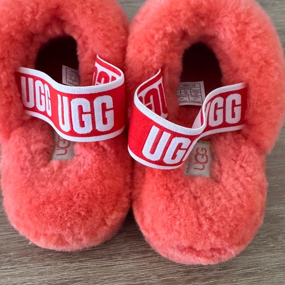 UGG Fluff Yeah "Red Currant" slippers size 5 - Picture 10 of 10